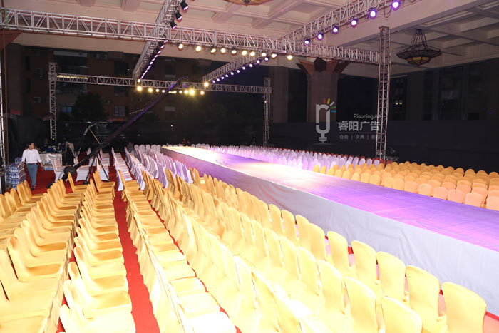 在活動(dòng)現(xiàn)場安裝燈光和音響時(shí)的常見問題